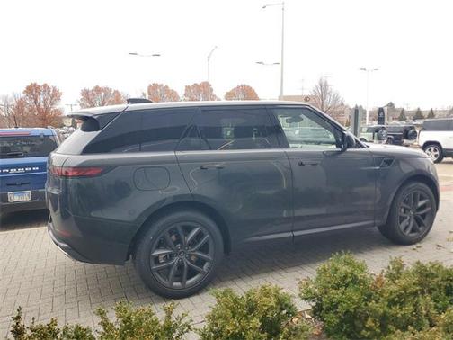 2025 Land Rover Range Rover Sport SE