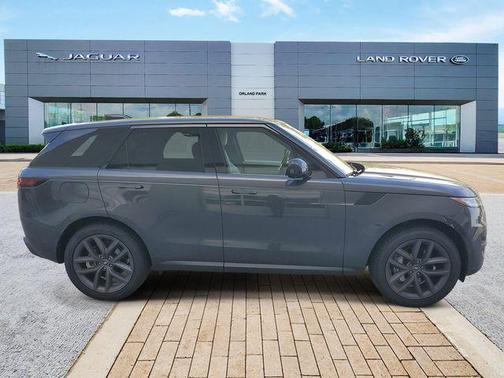 Carpathian Grey Premium Metallic 2025 Land Rover Range Rover Sport SE