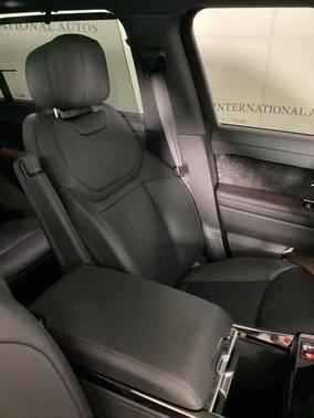 2025 Land Rover Range Rover Sport SE