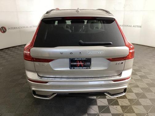 2025 Volvo XC60 B5 Ultra