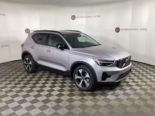 2026 Volvo XC40 B5 Plus