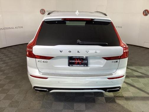 2021 Volvo XC60 T5 R-Design