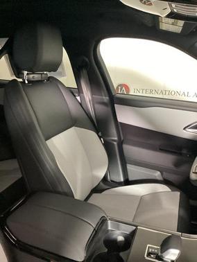 2026 Land Rover Range Rover Velar P250 SE R-Dynamic