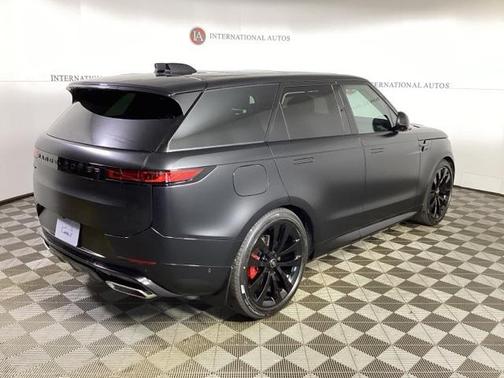 2025 Land Rover Range Rover Sport SE