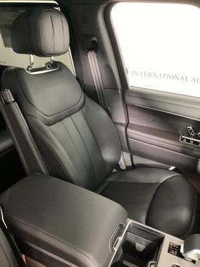 2025 Land Rover Range Rover P530 SE 7 Seat
