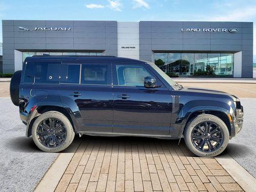 2026 Land Rover Defender V8