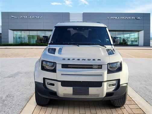 2025 Land Rover Defender 110 P300