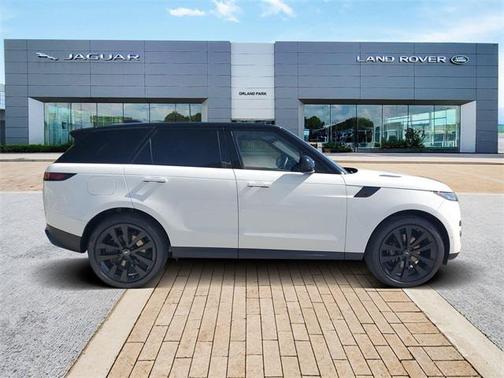 2025 Land Rover Range Rover Sport SE