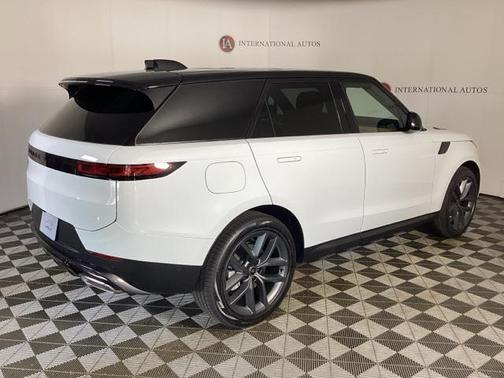 2025 Land Rover Range Rover Sport SE