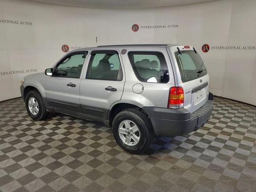 Silver Metallic Clearcoat 2005 Ford Escape XLS