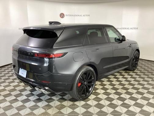 2025 Land Rover Range Rover Sport SE