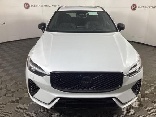 2026 Volvo XC60 Plug-In Hybrid Black Edition Ultra, T8 AWD Electric/Gasoline, Dark