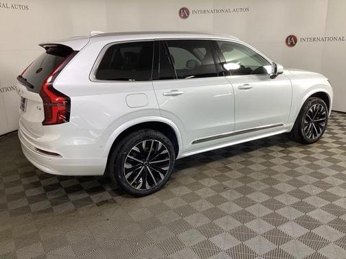 2025 Volvo XC90 Plug-In Hybrid T8 Ultra 7-Seater