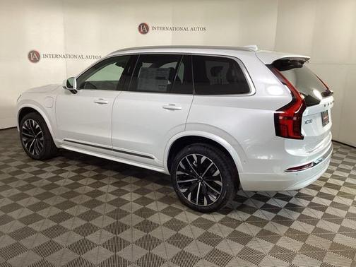 2025 Volvo XC90 Plug-In Hybrid T8 Ultra 7-Seater