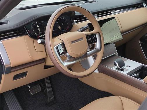 2025 Land Rover Range Rover P530 SE