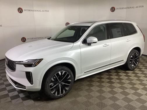 2025 Volvo XC90 B6 Plus 7-Seater