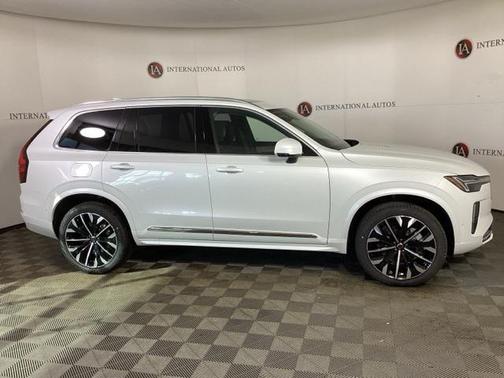 2025 Volvo XC90 B6 Plus 7-Seater