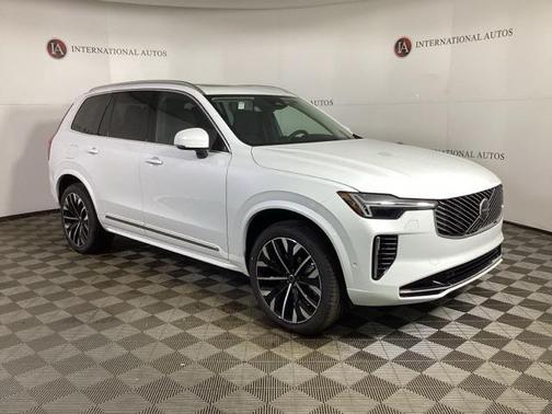 2025 Volvo XC90 B6 Plus 7-Seater