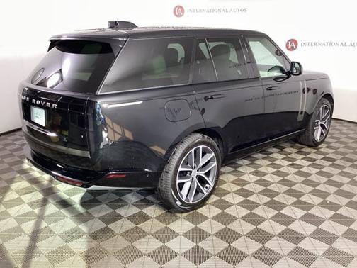 2025 Land Rover Range Rover P550e SE