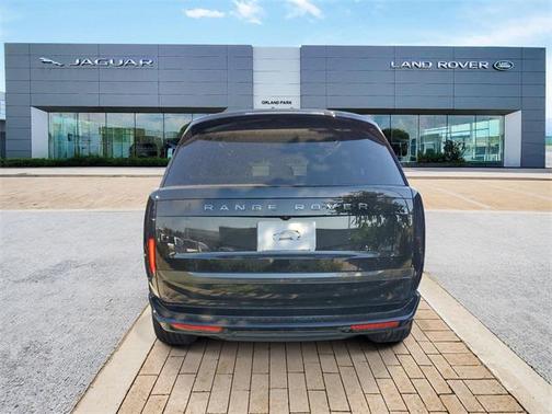 2025 Land Rover Range Rover P530 SE