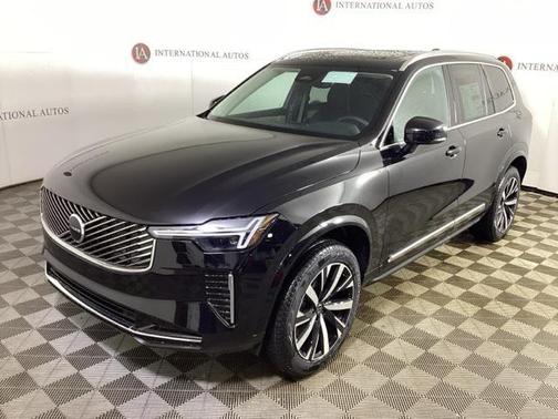 2025 Volvo XC90 B5 Core