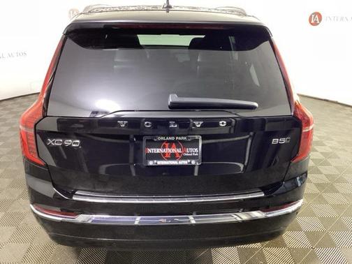 2025 Volvo XC90 B5 Core