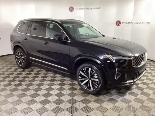 2025 Volvo XC90 B5 Core