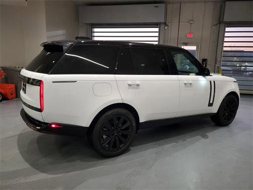 2026 Land Rover Range Rover P400 SE 7 Seat