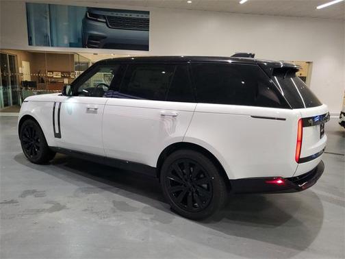 2026 Land Rover Range Rover P400 SE 7 Seat