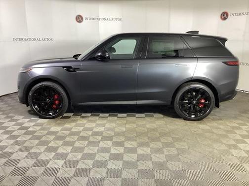 2025 Land Rover Range Rover Sport SE