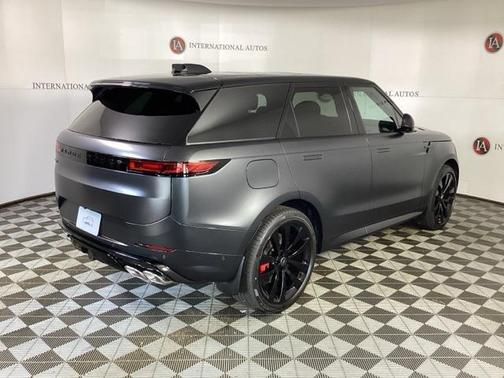 2025 Land Rover Range Rover Sport SE