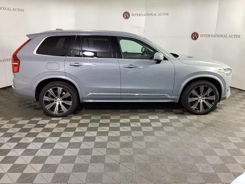 2025 Volvo XC90 B6 Ultra