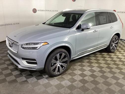 2025 Volvo XC90 B6 Ultra