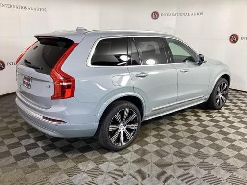 2025 Volvo XC90 B6 Ultra