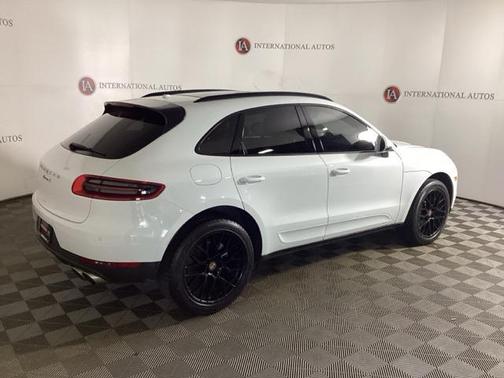 2018 Porsche Macan Base