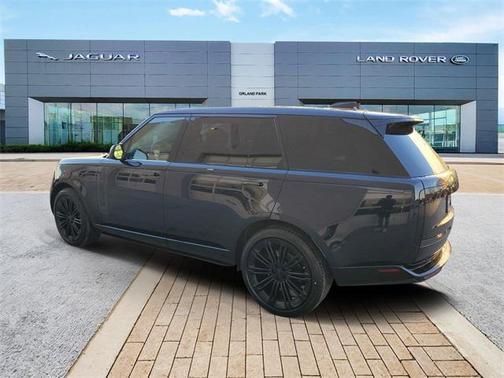 2026 Land Rover Range Rover P400 SE 7 Seat