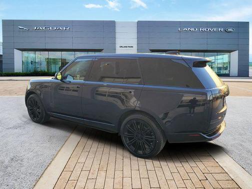2026 Land Rover Range Rover P400 SE 7 Seat