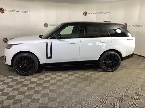 2025 Land Rover Range Rover P400 SE