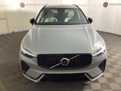 2025 Volvo XC60 Plus