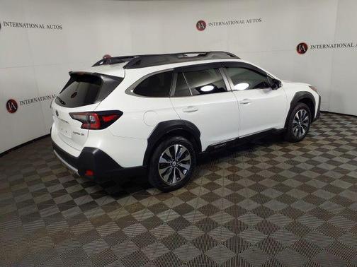 Crystal White Pearl 2024 Subaru Outback Limited