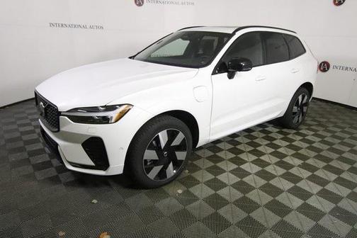 2024 Volvo XC60 Recharge Plug-In Hybrid T8 Plus Dark Theme