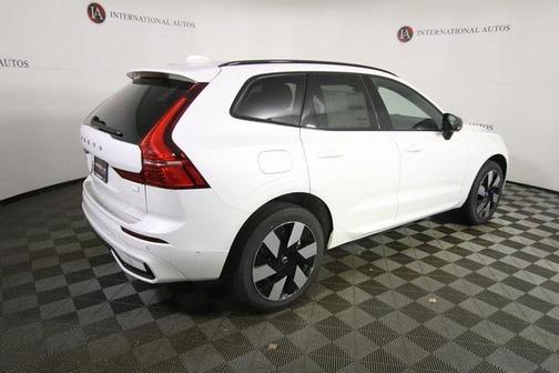 2024 Volvo XC60 Recharge Plug-In Hybrid T8 Plus Dark Theme