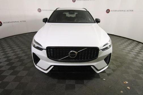 2024 Volvo XC60 Recharge Plug-In Hybrid T8 Plus Dark Theme