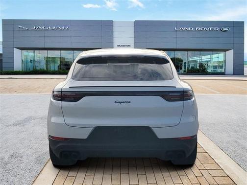 2022 Porsche Cayenne Cayenne