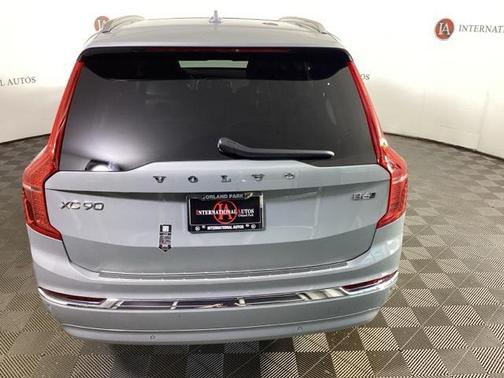 2025 Volvo XC90 B6 Plus 7-Seater