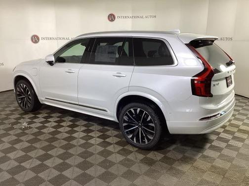 2025 Volvo XC90 Plug-In Hybrid T8 Plus 7-Seater