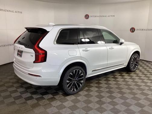 2025 Volvo XC90 Plug-In Hybrid T8 Plus 7-Seater