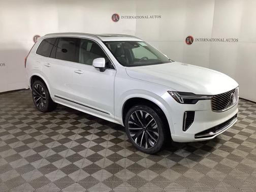 2025 Volvo XC90 Plug-In Hybrid T8 Plus 7-Seater