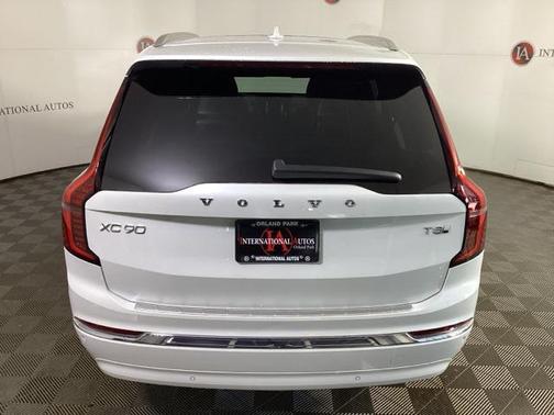 2025 Volvo XC90 Plug-In Hybrid T8 Plus 7-Seater