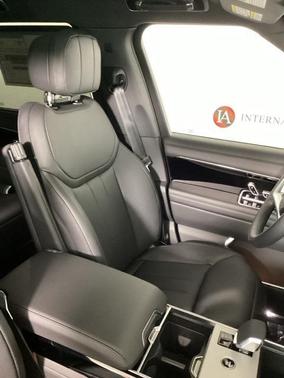 2025 Land Rover Range Rover P530 SE 7 Seat